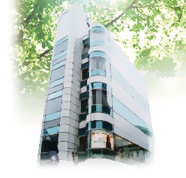 US Board-Certified Plastic Surgeon in Tokyo